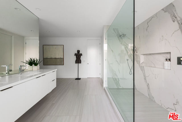 49723 Avenida Montero, La Quinta CA: https://media.crmls.org/mediaz/7eb75901-b4c9-4d82-848e-cb0b41cc9ca8.jpg