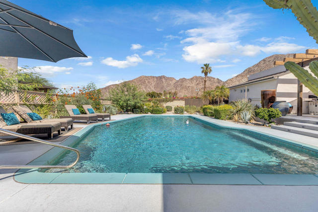53945 Eisenhower Drive, La Quinta CA: https://media.crmls.org/mediaz/7eb79a52-764f-4e2b-ac70-9658c7ea76a9.jpg
