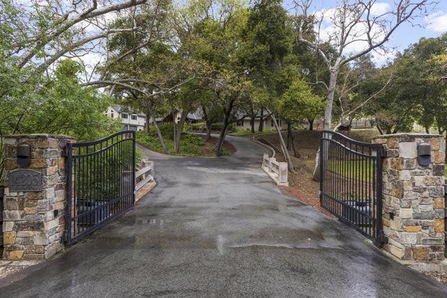 14205 Shannon Road, Los Gatos CA: https://media.crmls.org/mediaz/7eb85450-403f-43fd-a364-1702a7a6beb8.jpg