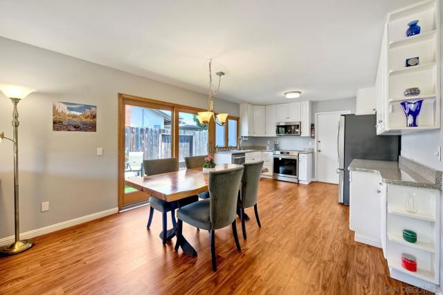 13144 Avenida Grande, San Diego CA: https://media.crmls.org/mediaz/7eb8b6d5-04dd-4b24-83cf-f00b6b937749.jpg