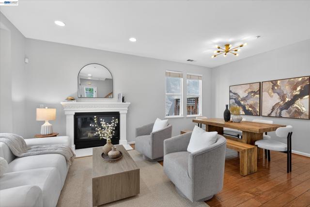 5880 Hillbrook Pl, Dublin CA: https://media.crmls.org/mediaz/7eb8ec77-ccdf-41ff-aaa5-e09cb1cbffdf.jpg