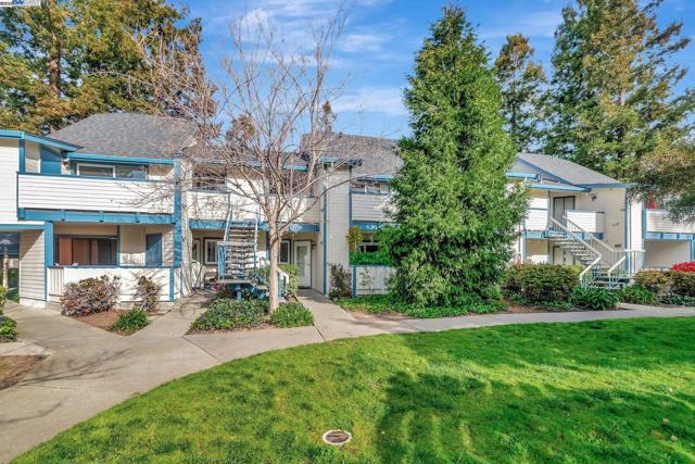 46762 Winema Cmn, Fremont CA: https://media.crmls.org/mediaz/7eb9147f-c542-438b-88b6-e48b70d83cd5.jpg