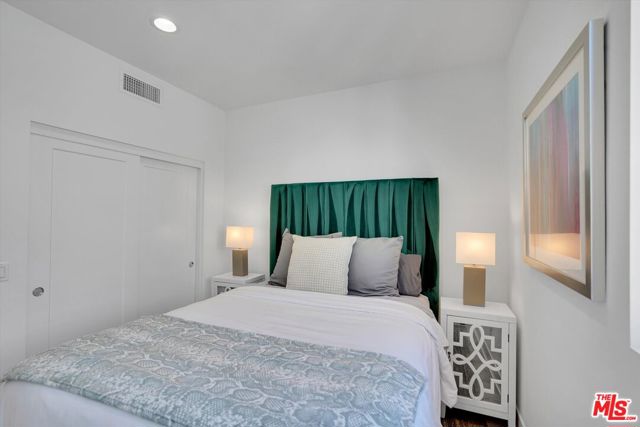 2927 Exposition Place, Los Angeles CA: https://media.crmls.org/mediaz/7eb9c5ba-5dfd-49fe-825b-c2b7d70c1e20.jpg