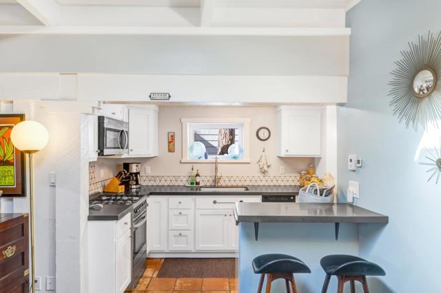 1171 Presidio Boulevard, Pacific Grove CA: https://media.crmls.org/mediaz/7eb9d0b4-96d8-47eb-8d6d-aabd8f7c3351.jpg