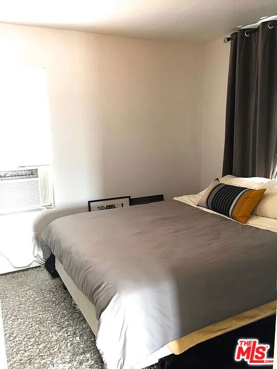 834 Laguna Avenue, Los Angeles CA: https://media.crmls.org/mediaz/7eba1b1d-0551-40bb-8f3d-47e7f09f828e.jpg