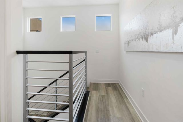 Detail Gallery Image 19 of 43 For 100 Evergreen Ave #3,  Imperial Beach,  CA 91932 - 2 Beds | 2/1 Baths