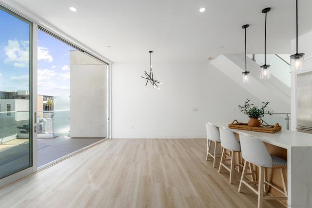 2648 State Street, Unit E, Carlsbad CA: https://media.crmls.org/mediaz/7eba8a19-ba43-45d0-8891-88bb6987bf5a.jpg