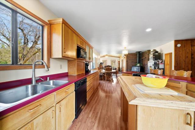 121 Wellock Road, Lewiston CA: https://media.crmls.org/mediaz/7ebb27e5-c6a9-4eb3-ab6a-57b4276642b0.jpg