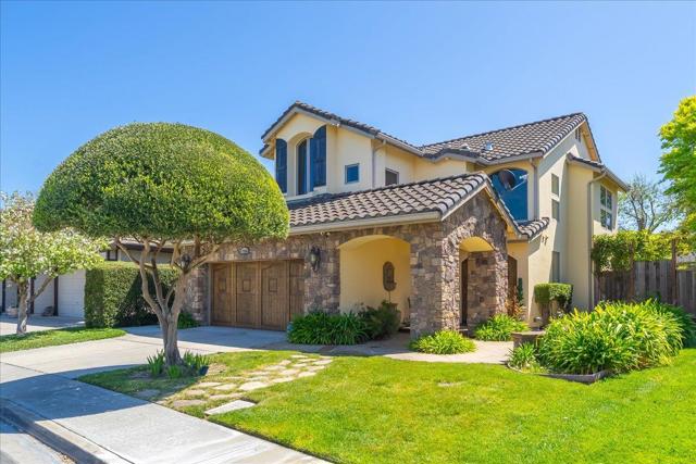 17666 Winding Creek Road, Salinas CA: https://media.crmls.org/mediaz/7ebb35b4-a57e-4ed5-9605-cee1fa06081a.jpg