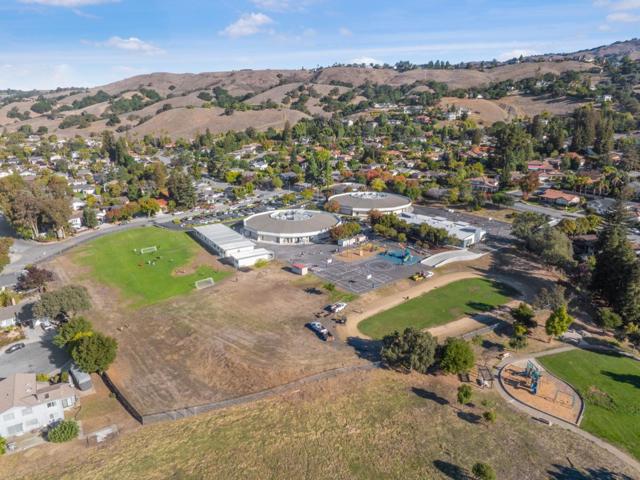 16715 Cerro Vista Drive, Morgan Hill CA: https://media.crmls.org/mediaz/7ebb5c95-d976-4349-ac68-ca93a7998a7a.jpg