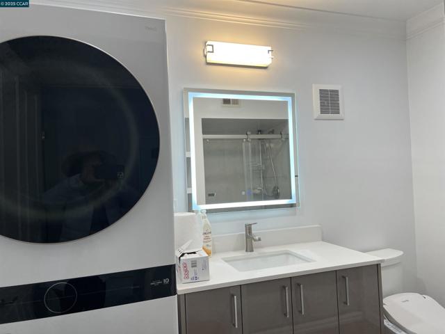 1443 Rockledge Ln, Walnut Creek CA: https://media.crmls.org/mediaz/7ebc2a83-cc8b-41e2-ae79-3816e6b8e0fa.jpg