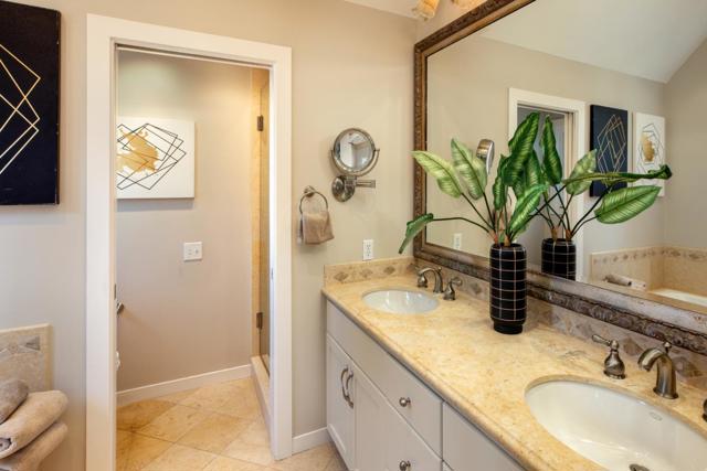 988 Menlo Avenue, Menlo Park CA: https://media.crmls.org/mediaz/7ebc543c-bd33-4ce5-9a9c-aad2891148e7.jpg