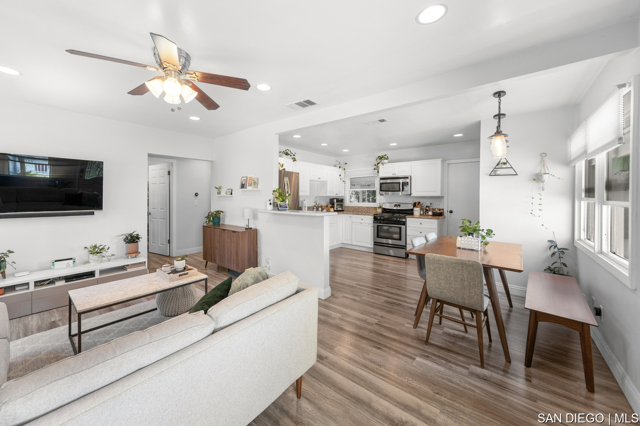 619 Maydee ST, Duarte CA: https://media.crmls.org/mediaz/7ebd44b6-32e3-4ce2-95f4-c0cce6397ed2.jpg