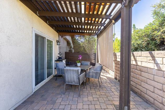 2412 Teaberry Glen, Escondido CA: https://media.crmls.org/mediaz/7ebd98ba-f07e-4a03-a642-e16948139c0c.jpg