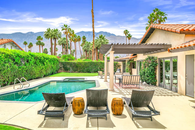 2305 E Sonora Road, Palm Springs CA: https://media.crmls.org/mediaz/7ebde4a0-f3fc-49e6-be1c-27d2757d9170.jpg