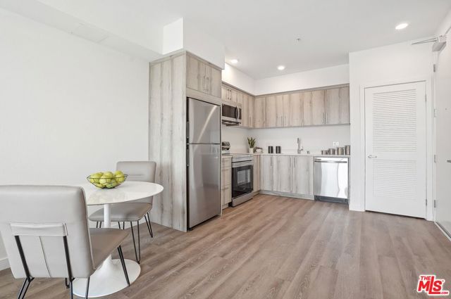 222 N Alvarado, Los Angeles CA: https://media.crmls.org/mediaz/7ebe5f6a-909b-4312-924e-c7ccc1e4960c.jpg