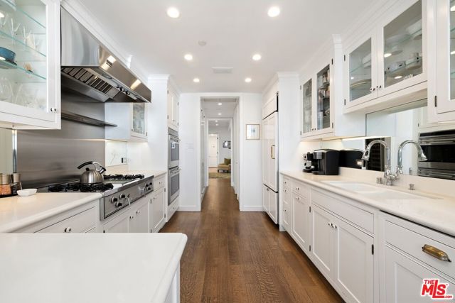 10601 Wilshire Boulevard, Los Angeles CA: https://media.crmls.org/mediaz/7ebf526d-90d1-4c83-a5bb-10883947f927.jpg
