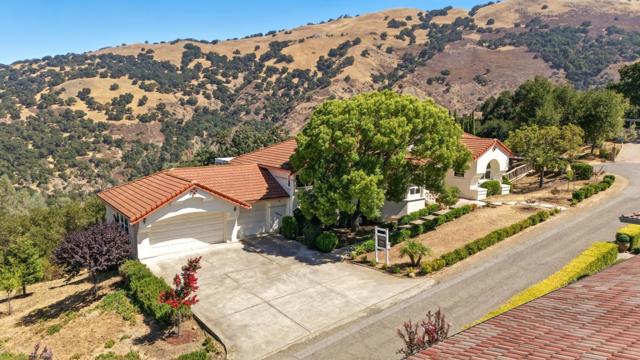 15610 Oakridge, Morgan Hill CA: https://media.crmls.org/mediaz/7ec02836-1639-400c-b2de-5e29453d5962.jpg