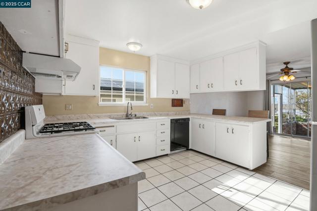 931 N Camino Alto Drive, Vallejo CA: https://media.crmls.org/mediaz/7ec03f67-2b55-4161-bfcb-816e33e0cd54.jpg