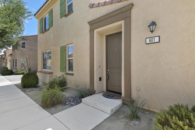 601 Calle Vibrante, Palm Desert, CA 92211