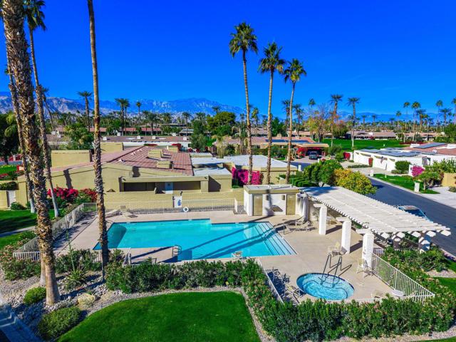 75653 Valle Vista Drive, Indian Wells CA: https://media.crmls.org/mediaz/7ec0e161-beda-42ce-955e-d47708283c94.jpg