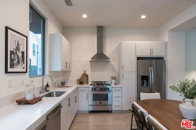 2210 Tom Mix Road, Los Angeles CA: https://media.crmls.org/mediaz/7ec25832-51bc-44c9-ab02-c317655053c3.jpg