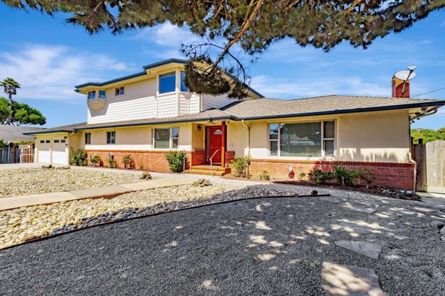 415 Kelly Avenue, Half Moon Bay CA: https://media.crmls.org/mediaz/7ec29df2-6ac2-4a0c-8a36-4d2fa990779a.jpg