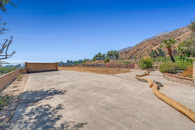 3660 Ranch Top Road, Pasadena CA: https://media.crmls.org/mediaz/7ec2e232-53db-414c-a38d-a5b673bcd980.jpg