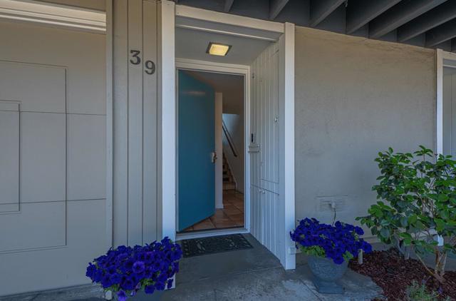 39 La Playa Street, Monterey CA: https://media.crmls.org/mediaz/7ec3780b-34fd-4643-94ac-d2b72ade3014.jpg