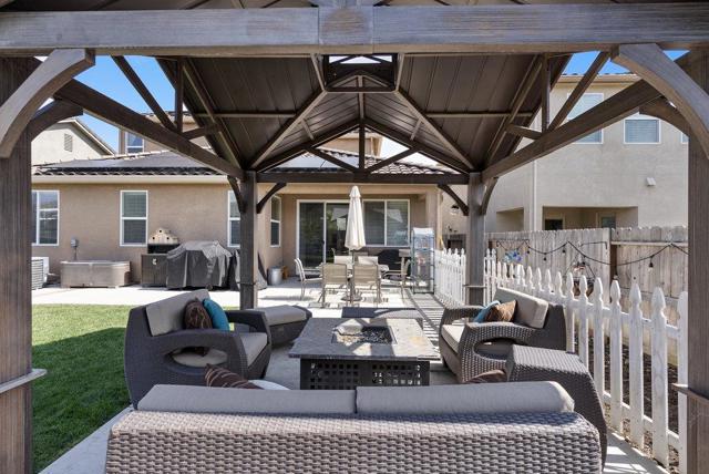 1618 Lily Court, Hollister CA: https://media.crmls.org/mediaz/7ec4a359-89ff-4a4f-8911-f5ca06acf9f6.jpg