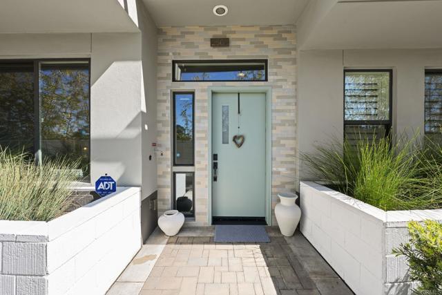 Detail Gallery Image 2 of 57 For 2563 State St, Carlsbad,  CA 92008 - 2 Beds | 2/2 Baths