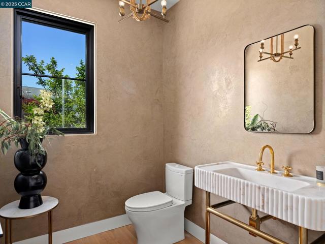 3364 Las Huertas Rd, Lafayette CA: https://media.crmls.org/mediaz/7ec608ef-28b7-4bf4-b796-6ba955c0ca89.jpg