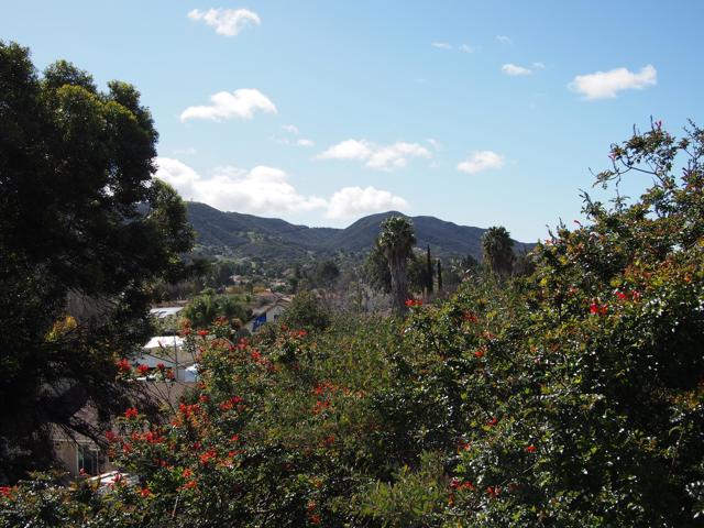 211 Windtree Avenue, Thousand Oaks CA: https://media.crmls.org/mediaz/7ec646aa-c0df-48ef-89ea-ef717301f634.jpg