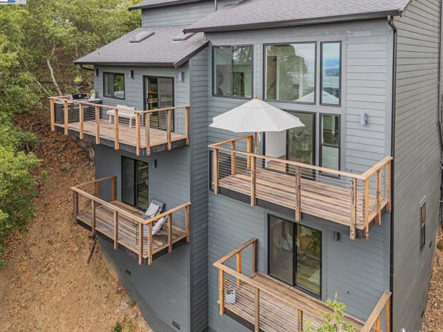 1106 Besito Ave, Berkeley CA: https://media.crmls.org/mediaz/7ec6bc0a-3b02-4401-b85f-30635f1a143e.jpg