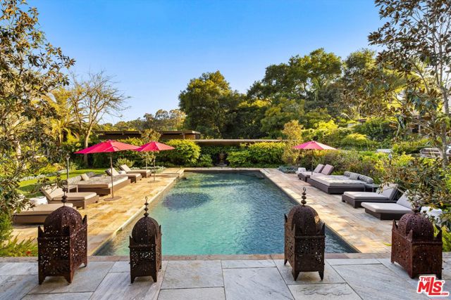 655 Oak Springs Lane, Santa Barbara CA: https://media.crmls.org/mediaz/7ec6d9bb-6163-4ca9-bb56-f454ff44bdf1.jpg