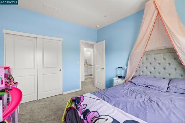 158 Wooley Creek Way, Brentwood CA: https://media.crmls.org/mediaz/7ec6dda3-4d1e-4e50-9dcd-193650a90c76.jpg