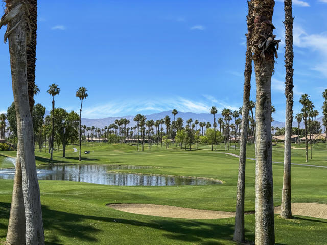 76099 Impatiens Circle, Palm Desert CA: https://media.crmls.org/mediaz/7ec6ec6a-0af6-46b9-8aa0-9132a125be01.jpg