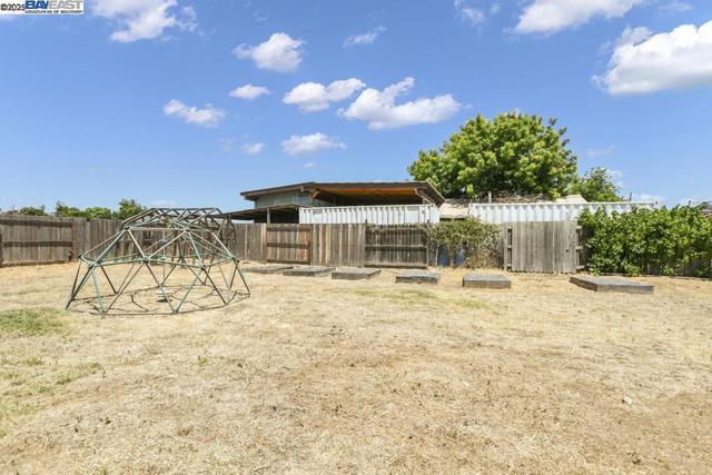 1941 Eden Plains Rd, Brentwood CA: https://media.crmls.org/mediaz/7ec74934-cffa-4199-8c6e-1a5257d943ba.jpg