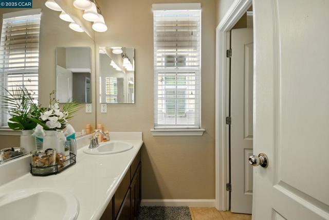 35 Belluno Dr, Stockton CA: https://media.crmls.org/mediaz/7ec751cc-fbac-4592-93df-24b6c2cf8732.jpg