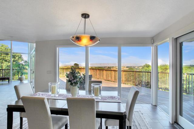 415 Golden Oak Drive, Portola Valley CA: https://media.crmls.org/mediaz/7ec86da8-1463-4c68-a0eb-95c5052a8a42.jpg