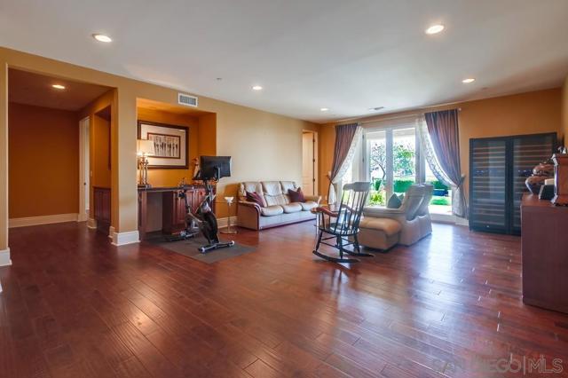 Image 25 of 43 For 1690 Gascony Rd