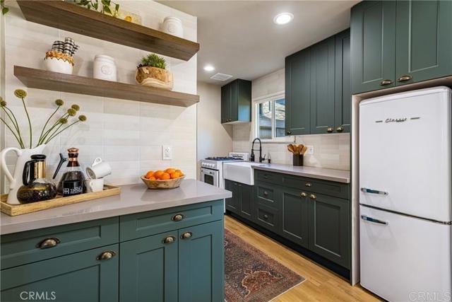 1128 E Country Club Blvd, Big Bear City CA: https://media.crmls.org/mediaz/7ec99a75-5404-4d0a-9835-de548a644bdb.jpg