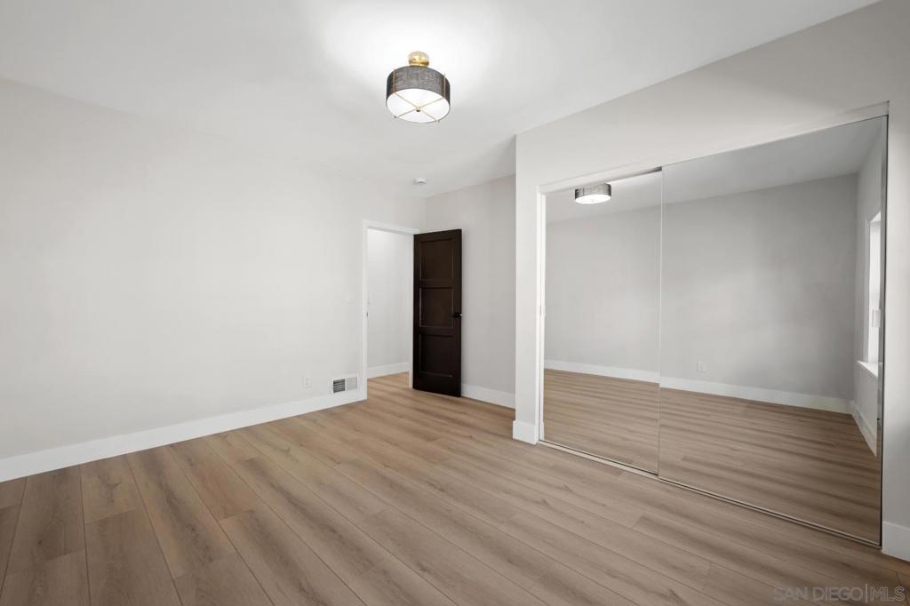 4866 Sussex - photo 17