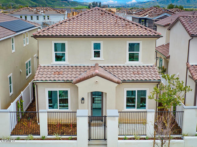 Detail Gallery Image 2 of 18 For 104 Gray Pine Way, Piru,  CA 93040 - 3 Beds | 2/1 Baths