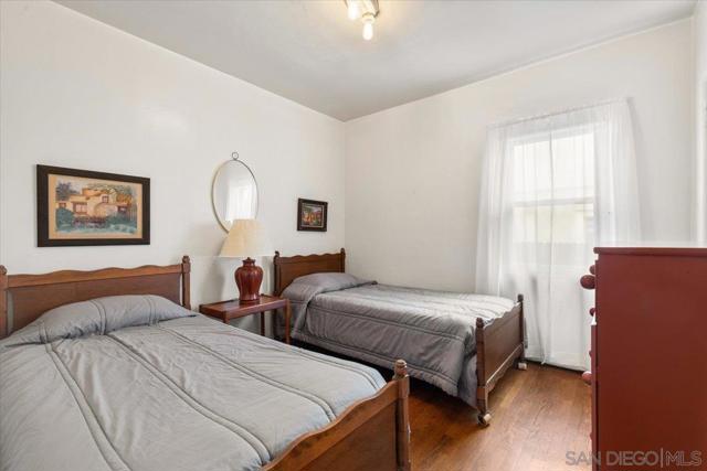 724 Ormond, San Diego CA: https://media.crmls.org/mediaz/7ecb98ad-1ad8-47b6-9aec-cfa58f629c65.jpg