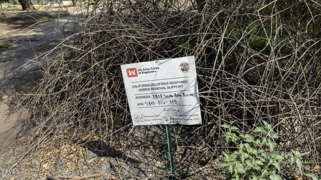 2821 Santa Rosa Avenue, Altadena CA: https://media.crmls.org/mediaz/7eccd66a-4199-47a0-a157-a34cd1cee25f.jpg