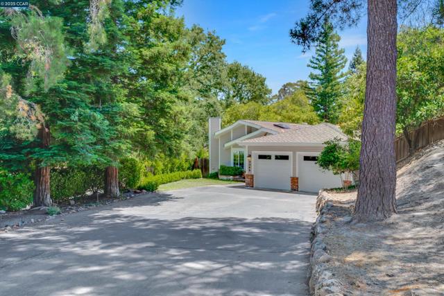 2345 San Miguel Dr, Walnut Creek CA: https://media.crmls.org/mediaz/7eccfb33-c243-4227-a322-74b1aa211bbc.jpg