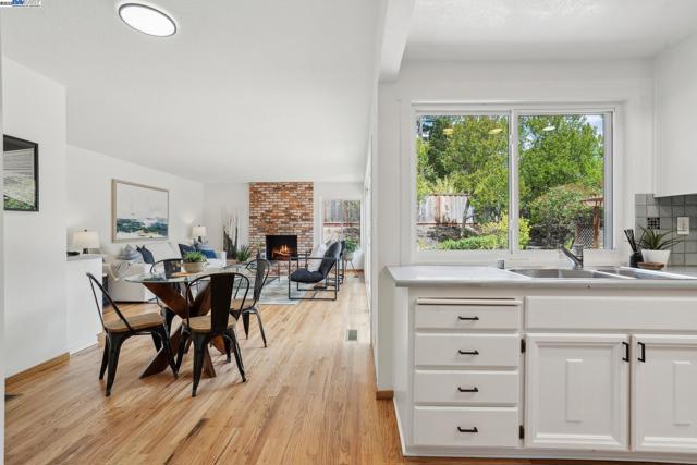 643 Contada Cir, Danville CA: https://media.crmls.org/mediaz/7ecd41d2-e55a-4cfc-a148-222e6b6ba440.jpg