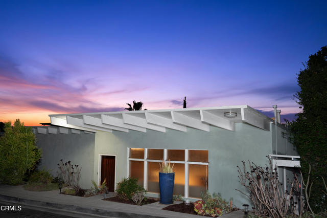 1425 E Palmer AVE