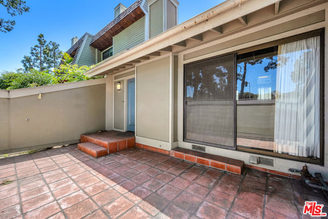 13135 Mindanao Way, Marina del Rey CA: https://media.crmls.org/mediaz/7ecdc827-6841-431a-8861-d39c57a90031.jpg